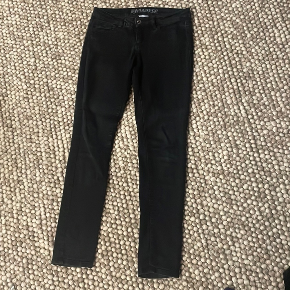 Size 28 Parasucu Skinny Jeans in black.